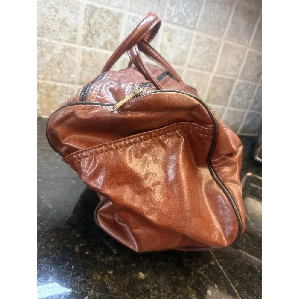 Vtg Wilson Faux Vegan Brown Leather Sports Duffle Carry On Gym‎ Travel Bag RARE